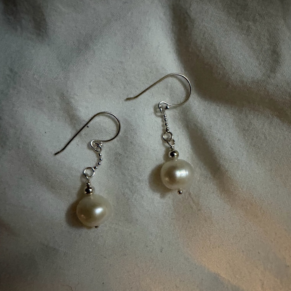 Chic Silver Pearl Dangle Earrings